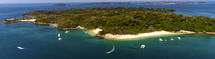 Pearl Islands Sunday Funday Catamaran Cruise & Beach Break 1