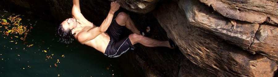 Deep Water Solo Bouldering 3