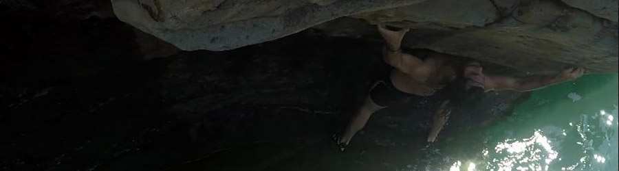 Deep Water Solo Bouldering 4